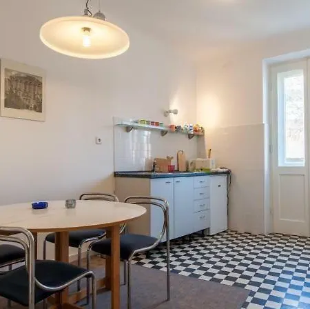 Astoria Apartment *