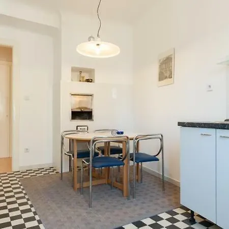 Astoria Split